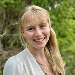 UF student Chloe Schwab, Green Gator of the Month due to her research with her Marine Sciences major.